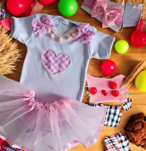 Kit Body Menina Festa Junina Coração Rosa + saia tule + tiara